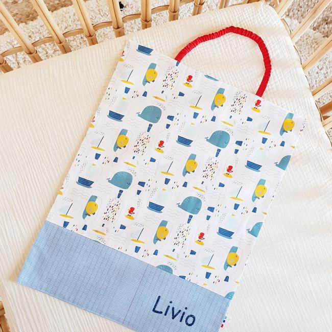 La serviette &eacute;lastiqu&eacute;e – Une bouteille &agrave; la mer