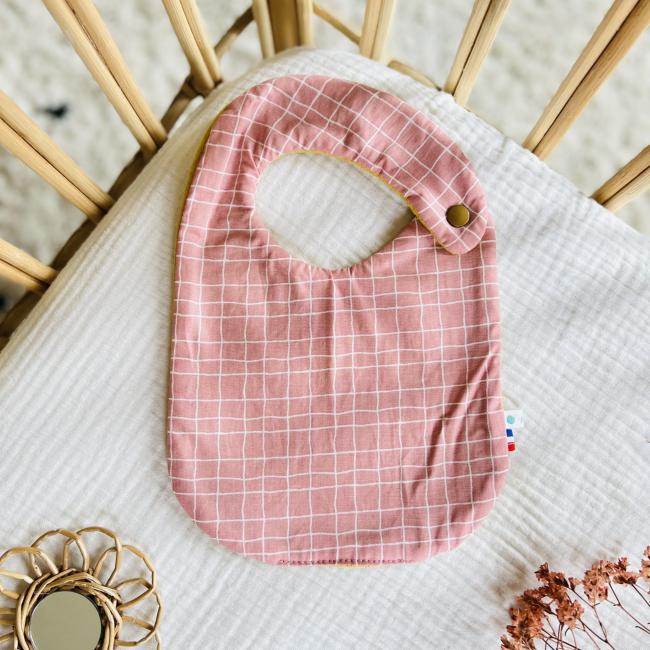 Petit Bavoir Rose de Carreaux
