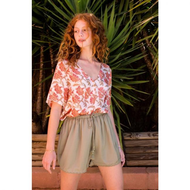 Short Myriam kaki