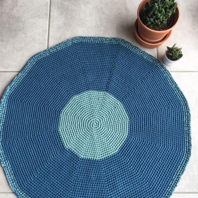 Tapis bleu pétrole 
