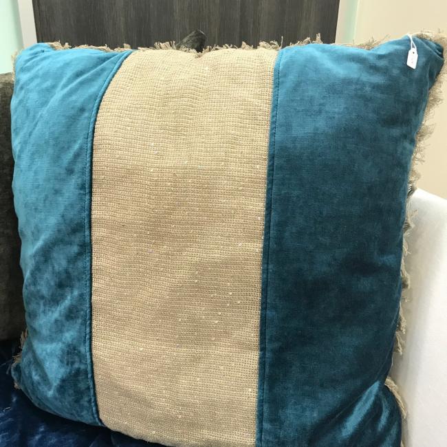 Grand coussin velours lavé bleu lac 