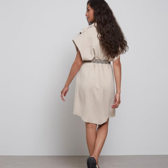 Robe sans manches avec poches, boutons, détails aux épaules