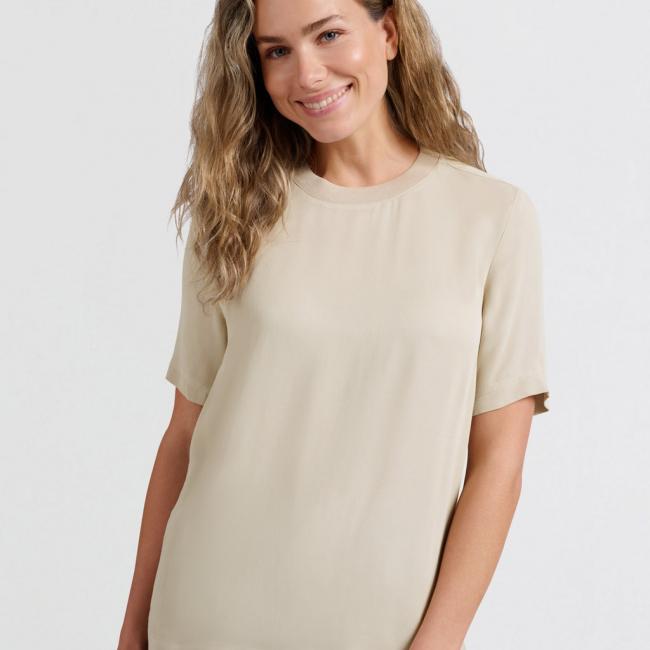 T-shirt tissé doux à col rond et manches courtes