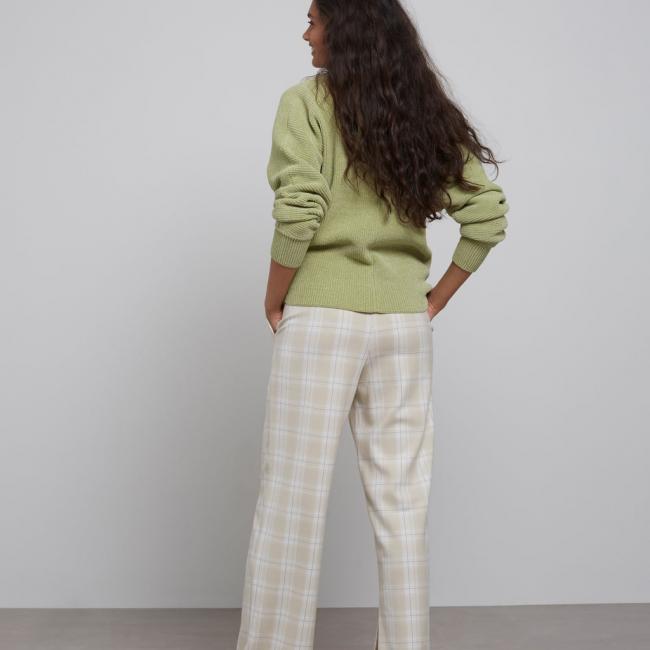 Cardigan maille chenille, col V, manches longues et boutons