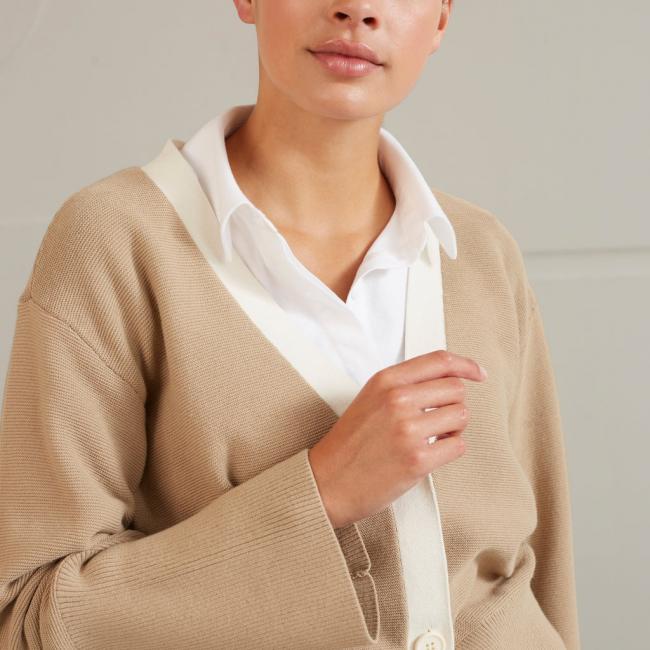 Cardigan col V, à manches longues et larges et à boutons