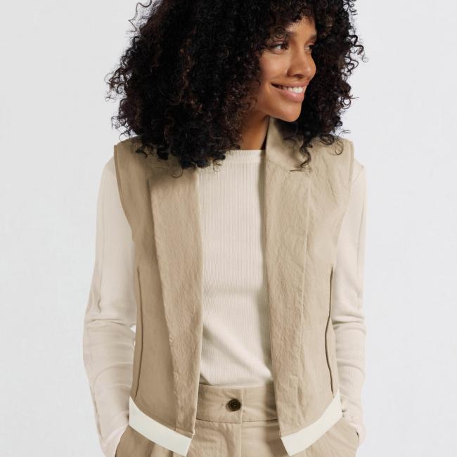 Gilet sans manches en coton avec finitions contrastantes