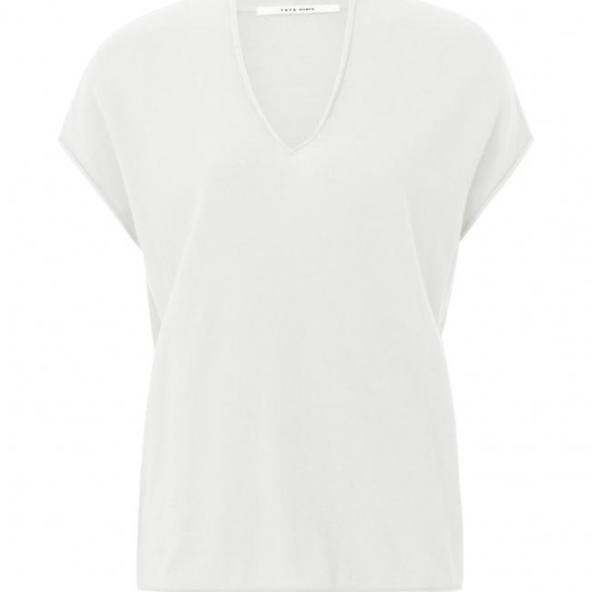 Pull avec col en V et accents roulés dans une coupe régulière