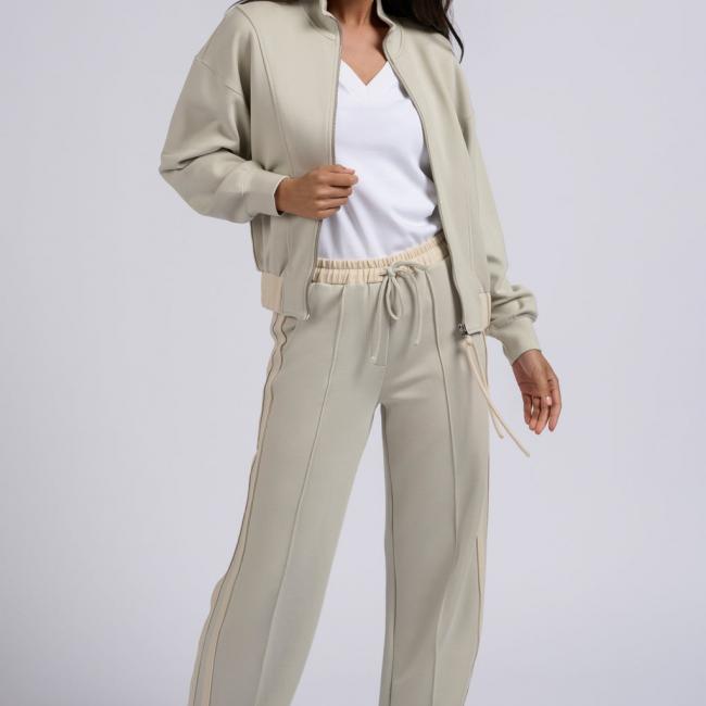 Pantalon large, taille élastiquée avec lien de serrage