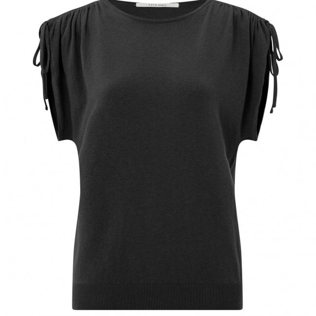 Pull col rond, manches courtes, détaillé sur les épaules - Pirate Black
