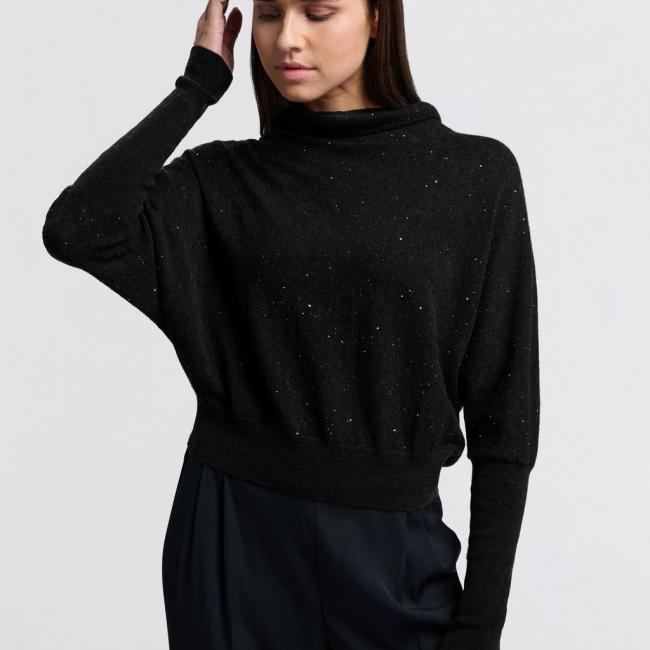 Pull à col montant, manches chauve-souris et paillettes