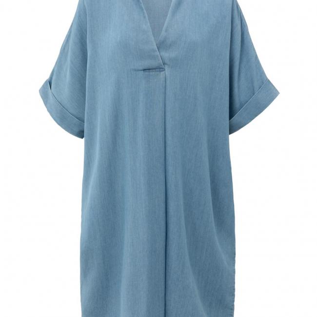 Robe en chambray col V