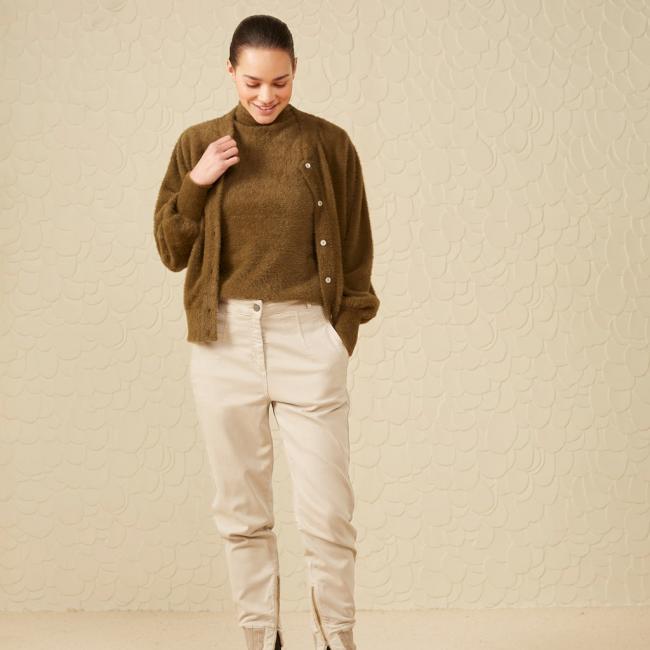 Cardigan tout doux col rond, longues manches bouffantes