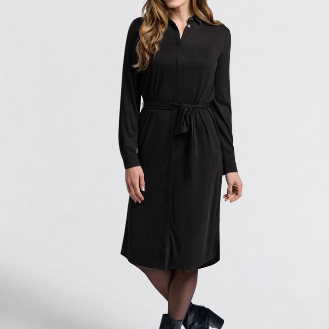 Robe chemise noire avec ceinture à nouer