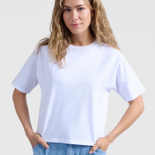 T-shirt épais avec un délicat travail de couture