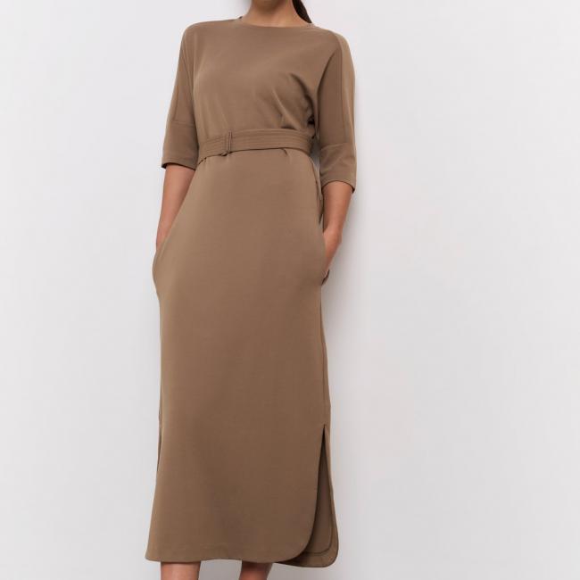 Robe mi-longue en jersey avec ceinture et coupe droite