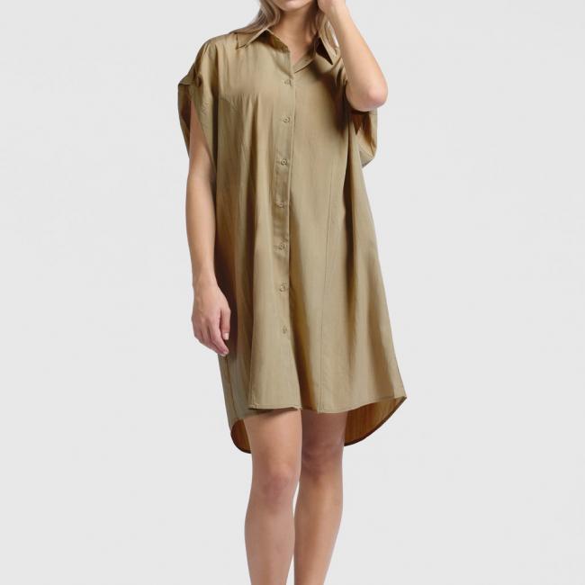 Robe sans manches avec coutures décoratives