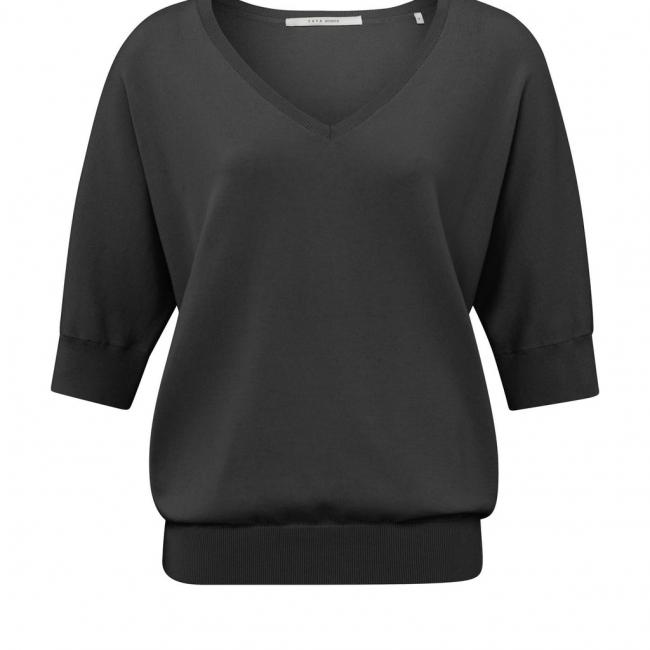 Pull à double col V, demi-manches et détails de couture