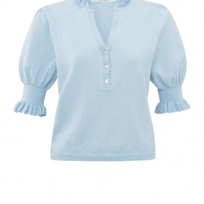 Pull col V, manches courtes bouffantes et boutons