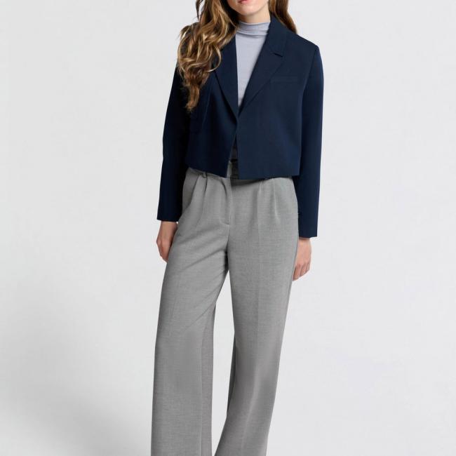 Pantalon tailleur droit large avec poches et détails plissés
