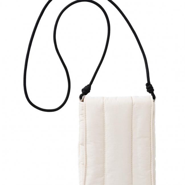 Pochette téléphone matelassée avec anse en cordon