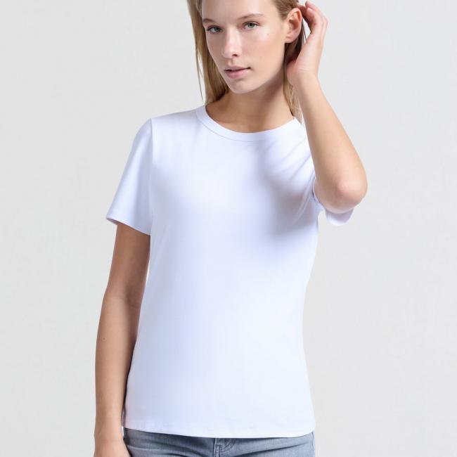 T-shirt blanc à manches courtes et col ras-du-cou
