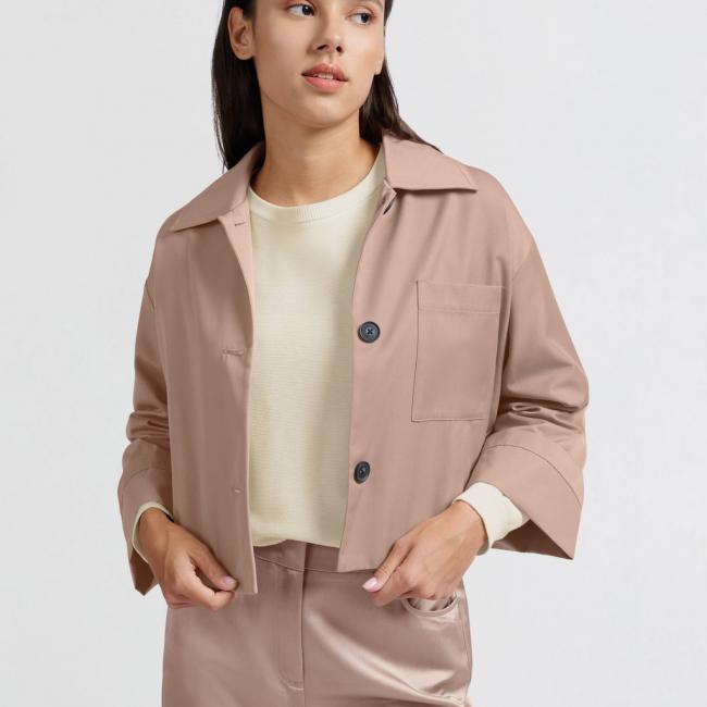 Veste courte oversize en satin épais à boutons