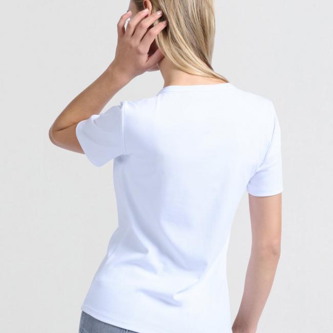 T-shirt col ras du cou, manches courtes, coupe droite.