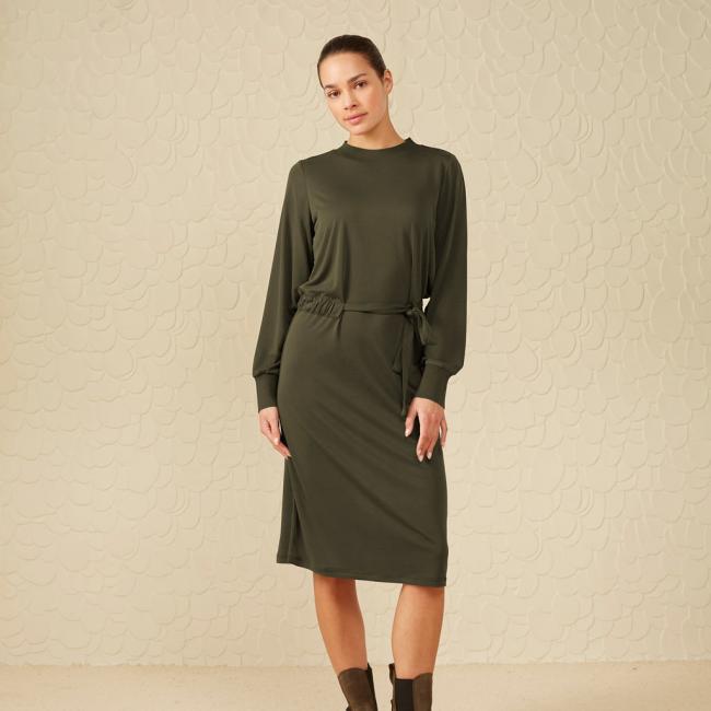 Robe en jersey, col montant, ML bouffantes et cordon