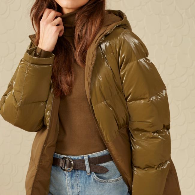 Pull à col roulé, manches longues avec boutons