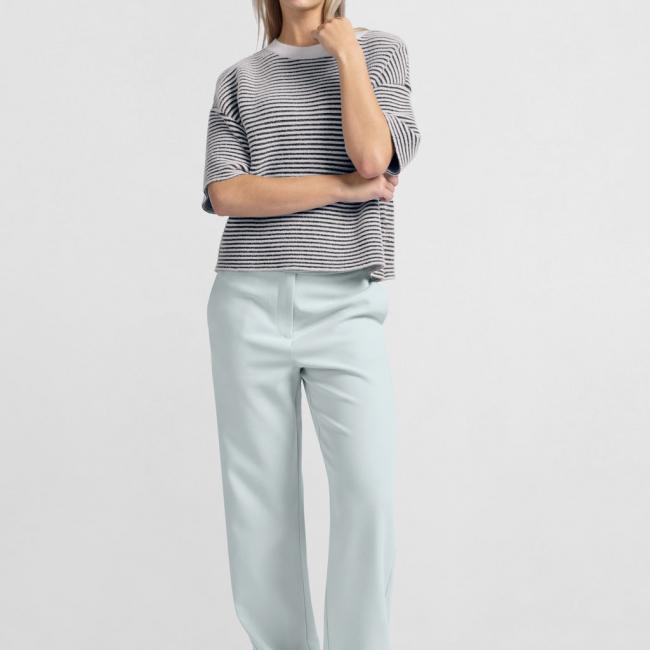 Pantalon avec taille haute et fermeture à boucle
