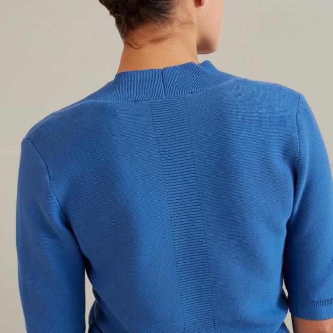 Pull en coton col V, demi-manches avec détails