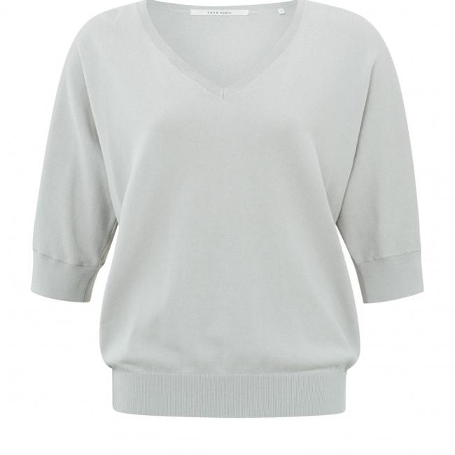 Pull à double col V, demi-manches et détails de couture
