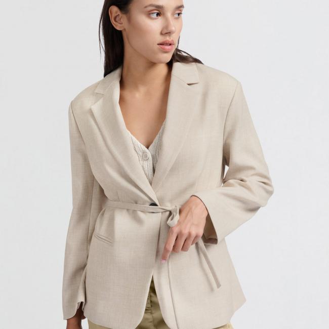 Blazer oversize à ceinture et revers classiques