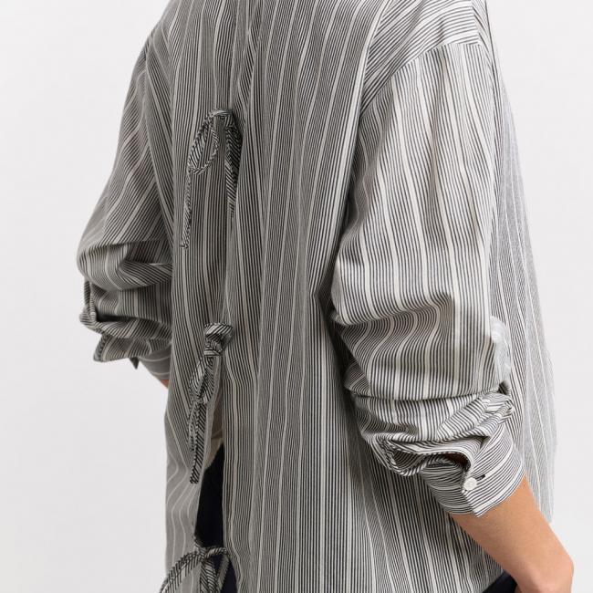 Chemise rayée avec nSuds dans le dos