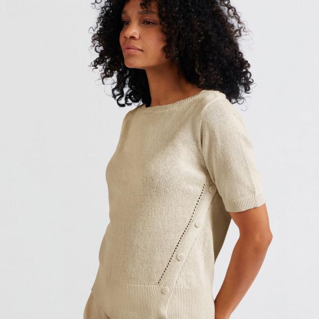 Pull à maille fine avec col bateau et manches courtes