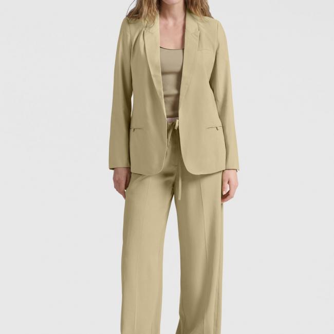 Pantalon droit large, taille satinée