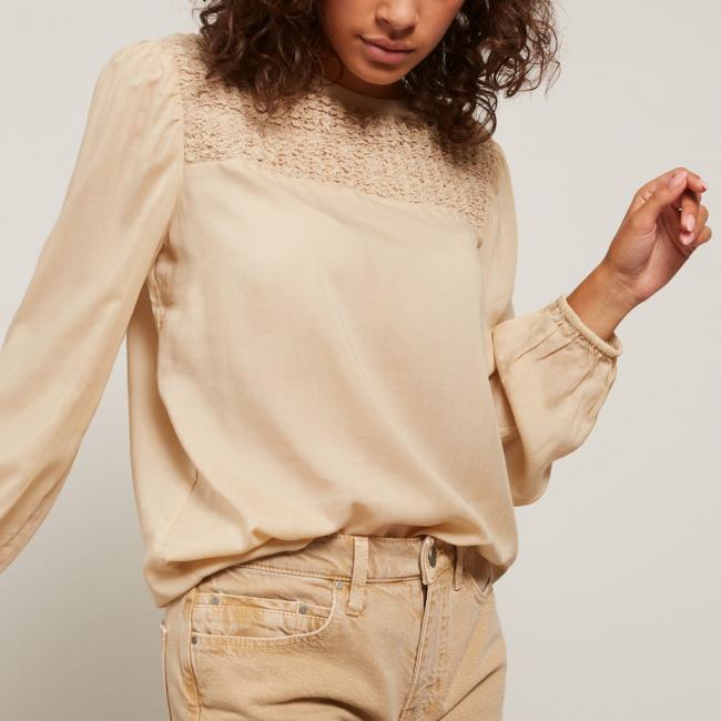 Short coloré en jean, taille haute, poches, fermeture élcair