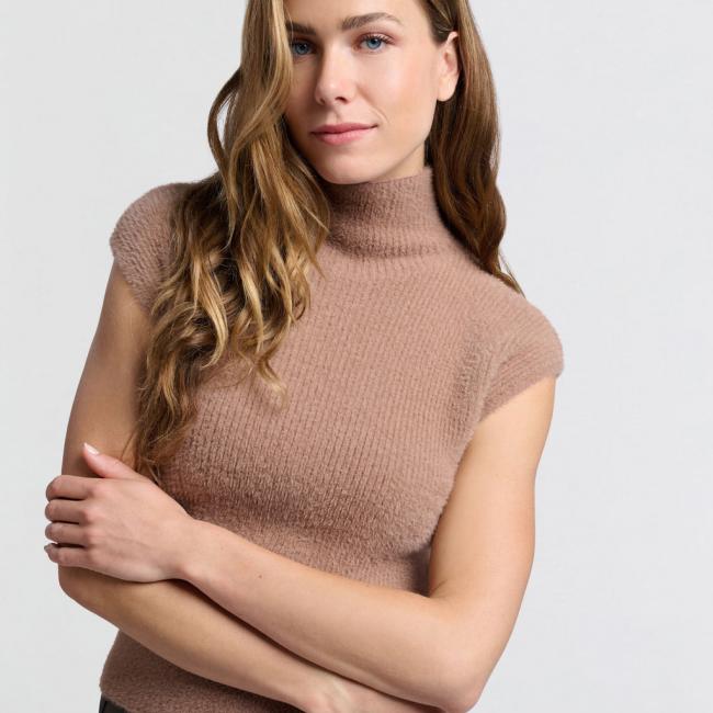 Pull ajusté sans manches, col montant, tout doux