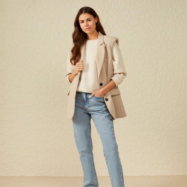 Jean taille haute à poches, coupe droite