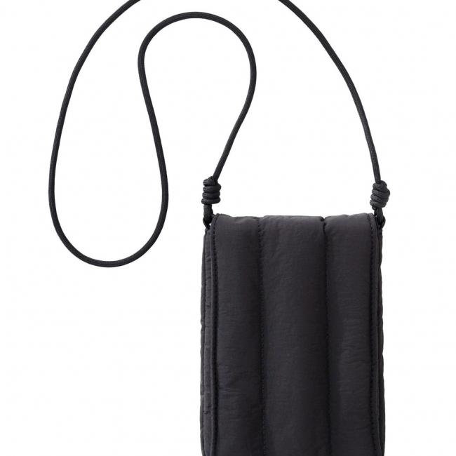 Pochette téléphone matelassée avec anse en cordon