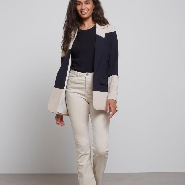 Blazer coloré manches longues avec poches