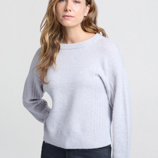 Pull col rond, manches longues et finitions côtelées