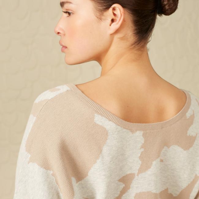 Pull en tissu jacquard, col v et demi manches