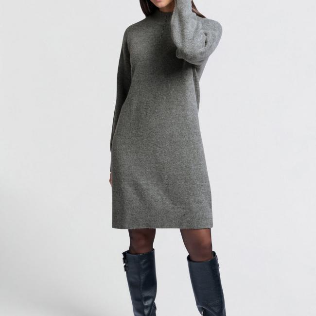 Robe en maille, manches longues, col rond et boutons