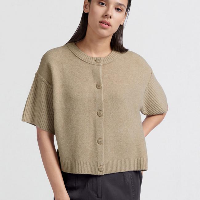 Cardigan en maille à manches courtes larges et coupe ample