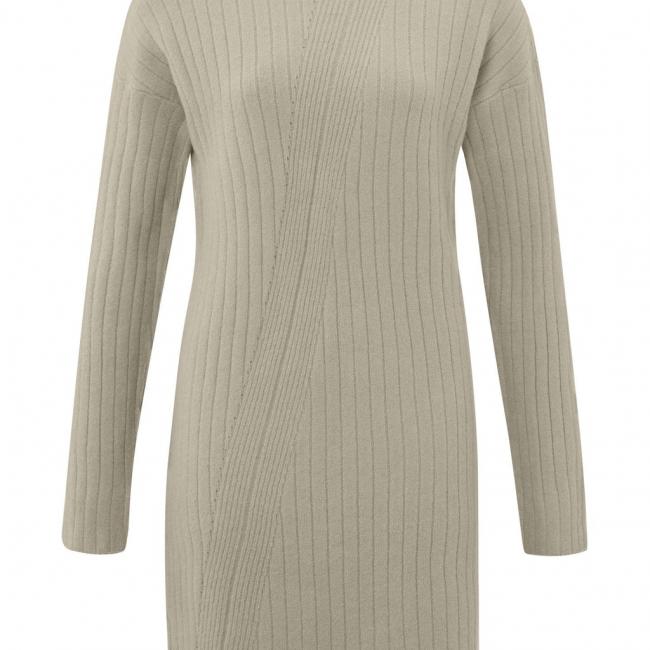 Robe en maille, col montant, manches longues côtelées