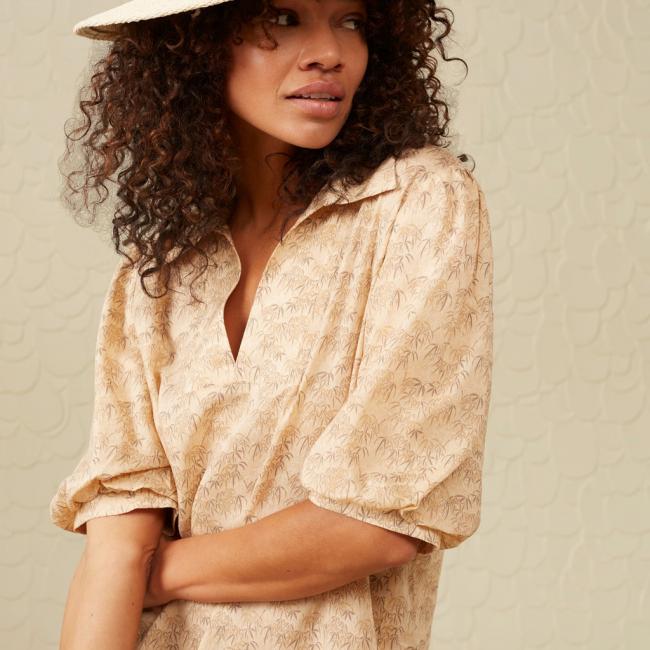 Robe kaftan col V, demi-manches bouffantes et imprimé bambou