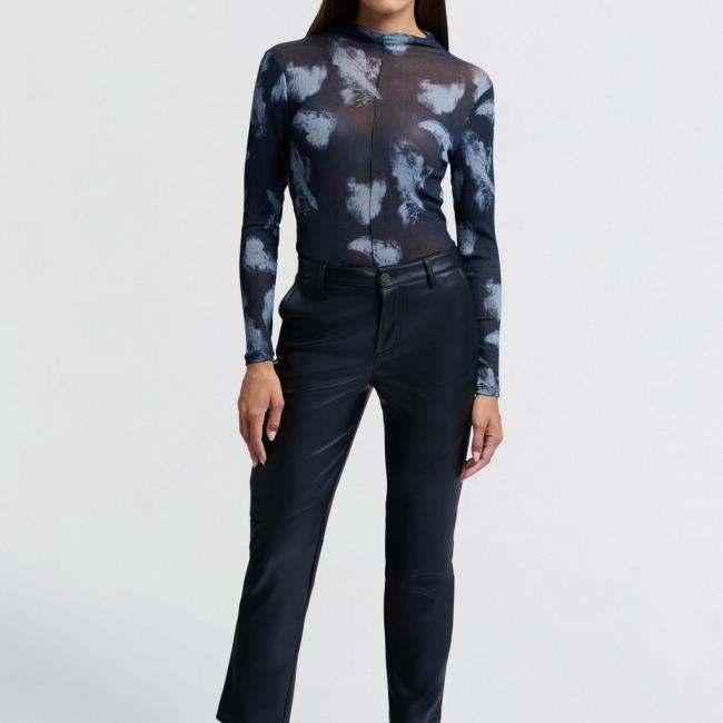 Pantalon noir droit, simili cuir, taille haute