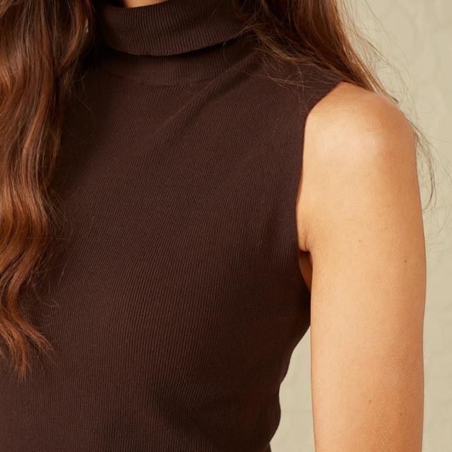Pull sans manches, col roulé, coupe droite